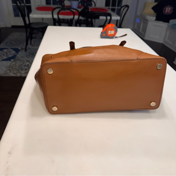 Michael Kors Aria Leather Top Zip Large Tote Handbag Tan/Brown - Picture 3 of 16